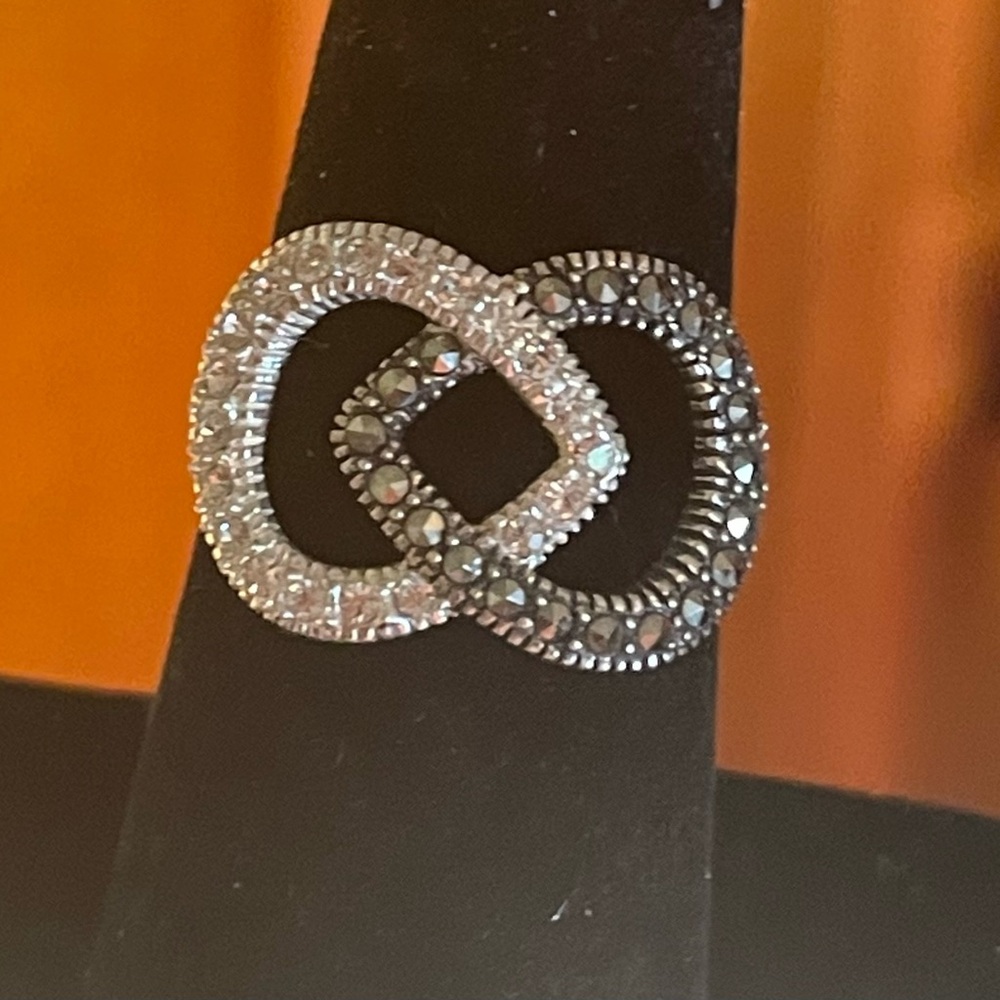 Sterling Silver Swarovski Marcasite Ring. Lavish By TJM. Size 7. In Original Box